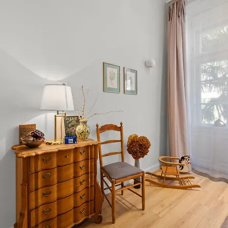 Maxim's Muenz Apartament *