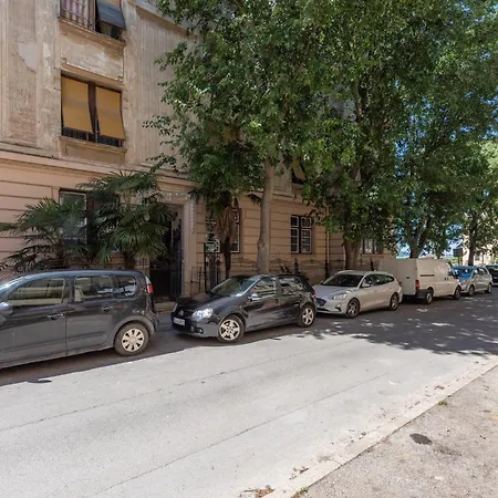 Maxim's Muenz Apartment *